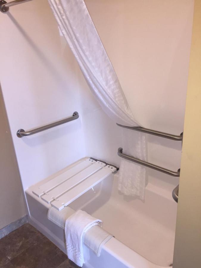 Cobblestone Inn & Suites - Newton Luaran gambar