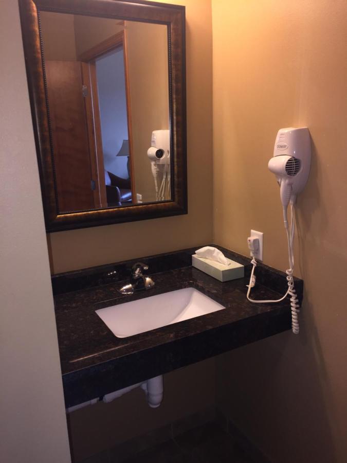 Cobblestone Inn & Suites - Newton Luaran gambar