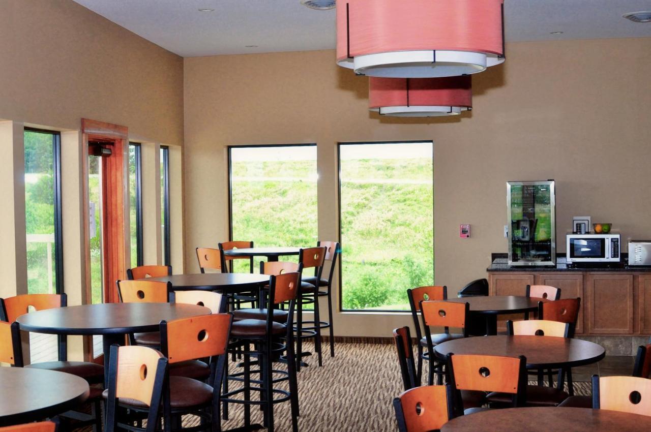 Cobblestone Inn & Suites - Newton Luaran gambar